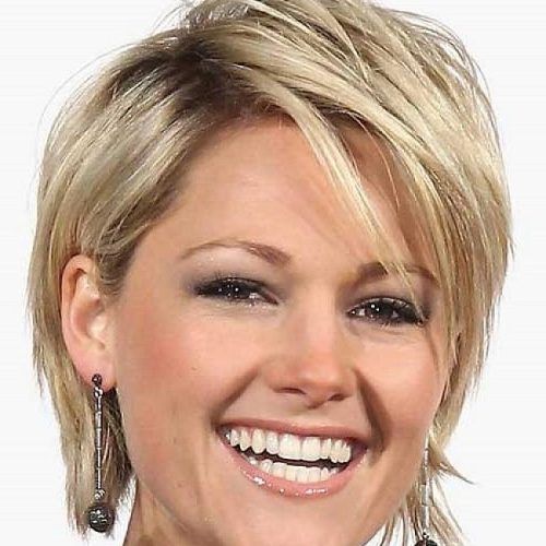 Short Hairstyles For Straight Thick Hair (Photo 14 of 20)