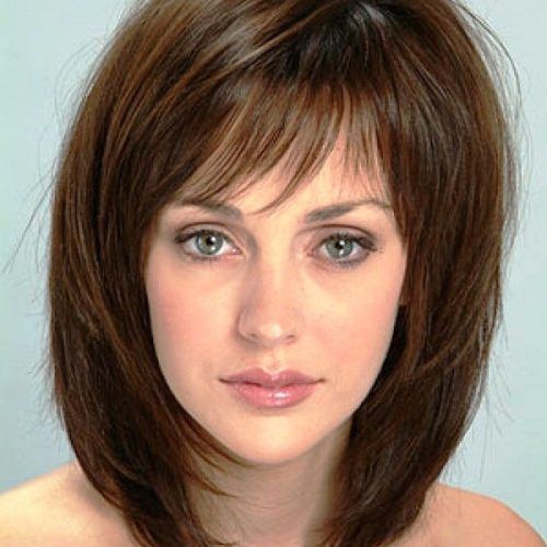 Medium Hairstyles For Round Faces (Photo 19 of 20)