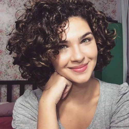 Curly Hairstyles For Round Faces (Photo 11 of 20)