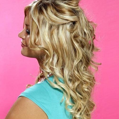 Long Hairstyles Half Up Curls (Photo 3 of 15)