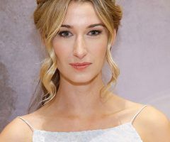20 Best Halo Braid Hairstyles with Long Tendrils