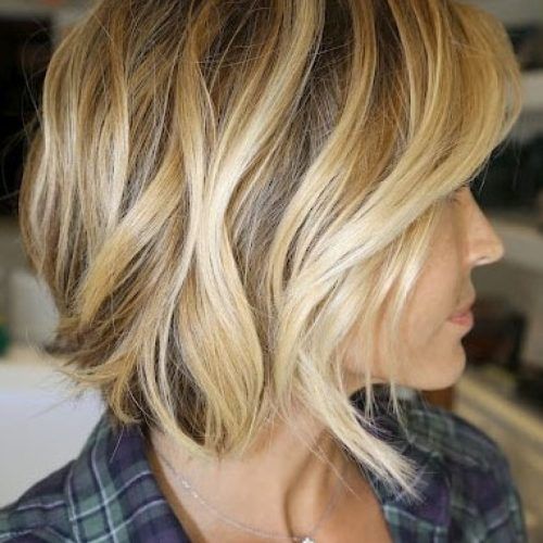 Curly Highlighted Blonde Bob Hairstyles (Photo 9 of 20)