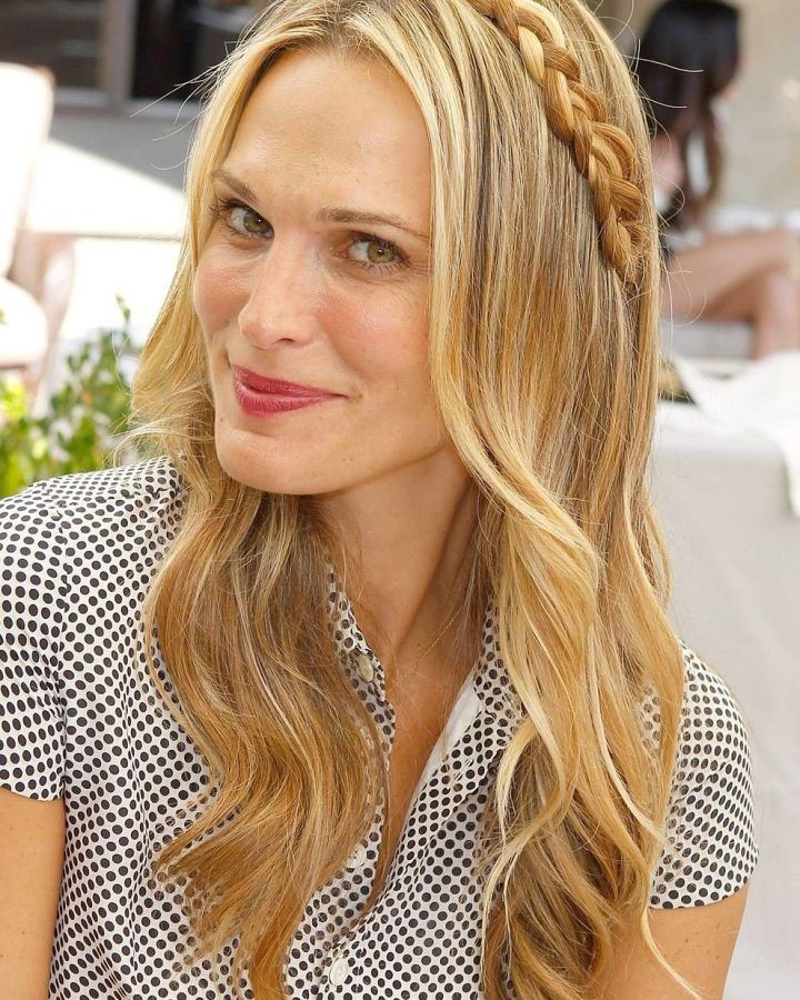 20 Ideas of Medium Hairstyles for Night Out