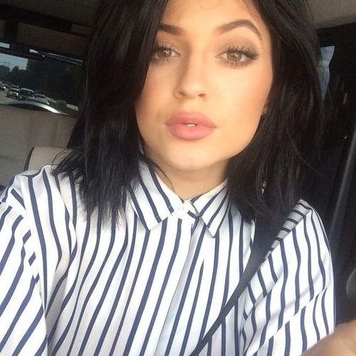 Kylie Jenner Short Haircuts (Photo 14 of 20)