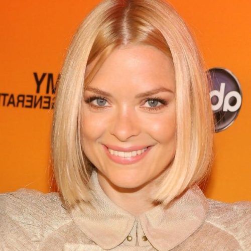 Center Part Short Hairstyles (Photo 20 of 20)