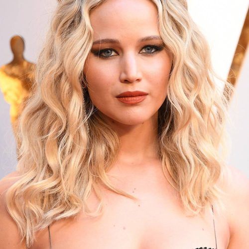 Jennifer Lawrence Medium Hairstyles (Photo 2 of 20)