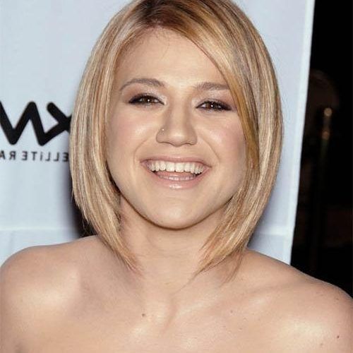 Kelly Clarkson Short Haircut (Photo 14 of 15)