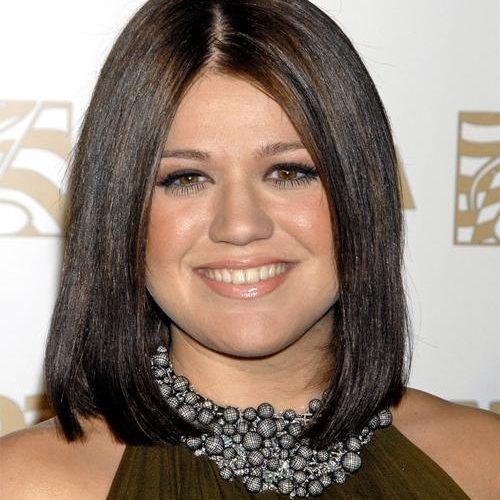 Kelly Clarkson Hairstyles Short (Photo 12 of 15)