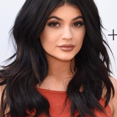 Kylie Jenner Medium Haircuts (Photo 3 of 20)