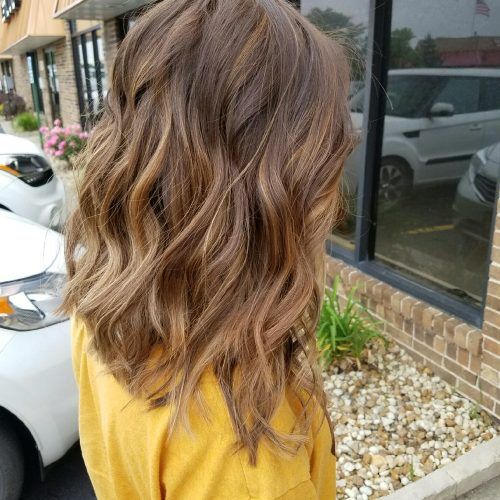 Caramel Lob Hairstyles With Delicate Layers (Photo 4 of 20)