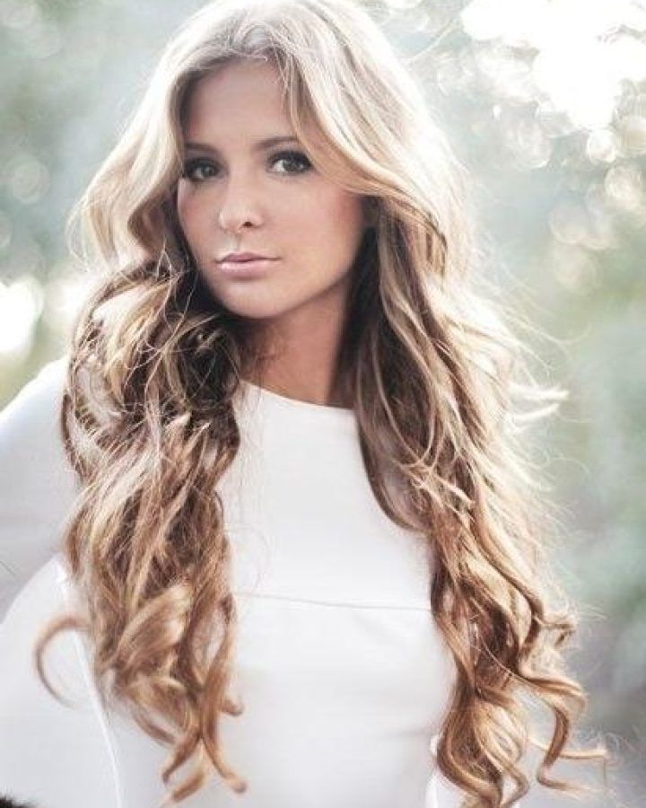 2024 Latest Beautiful Long Curly Hairstyles