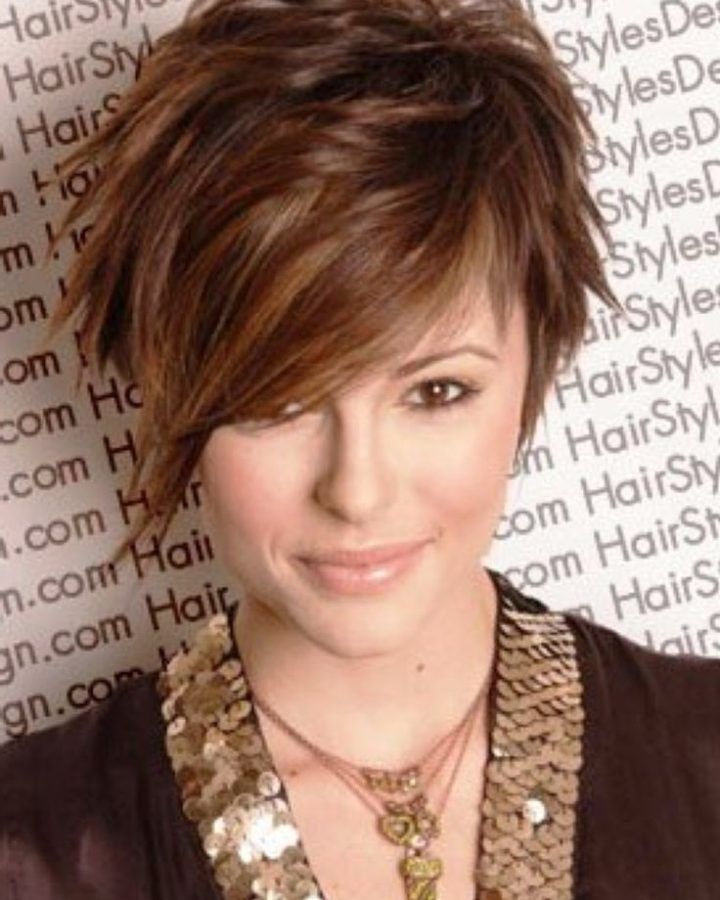 20 Photos Asymmetrical Long Pixie Hairstyles for Round Faces