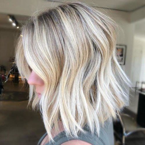 A-Line Blonde Wavy Lob Haircuts (Photo 8 of 20)