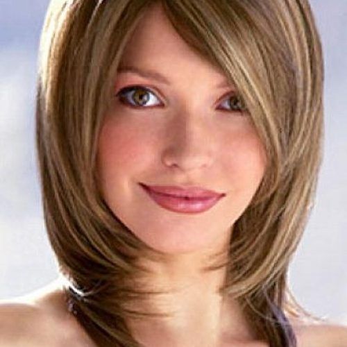 Medium Bob Hairstyles With Layers (Photo 13 of 15)
