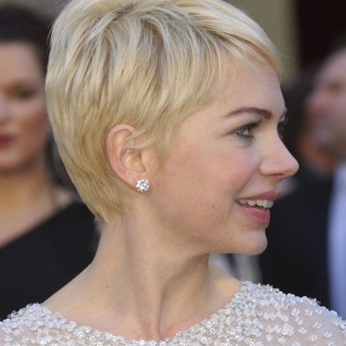 Michelle Williams Pixie Haircuts (Photo 7 of 20)