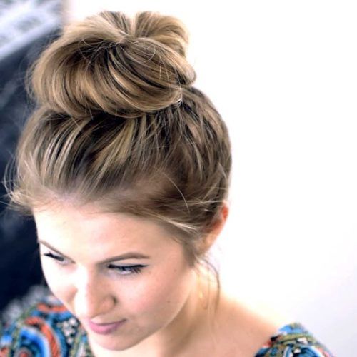 Medium Length Wavy Hairstyles With Top Knot (Photo 6 of 20)