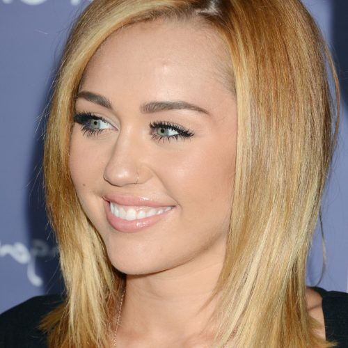 Miley Cyrus Medium Hairstyles (Photo 20 of 20)