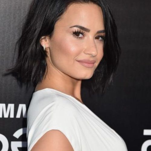 Demi Lovato Short Hairstyles (Photo 8 of 20)