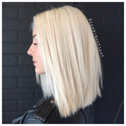 Blunt Cut White Gold Lob Blonde Hairstyles (Photo 7 of 20)
