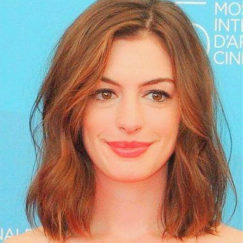 Anne Hathaway Medium Haircuts (Photo 8 of 20)