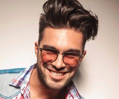 20 Photos Medium Haircuts for People with Glasses