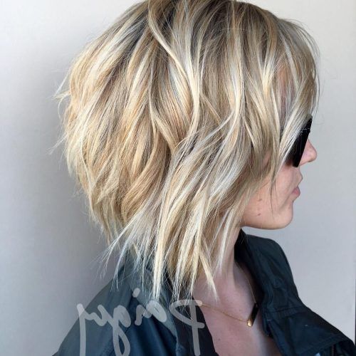 Messy Blonde Lob With Lowlights (Photo 7 of 20)