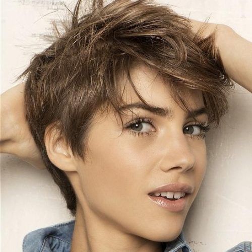 Messy Short Haircuts For Women (Photo 7 of 20)