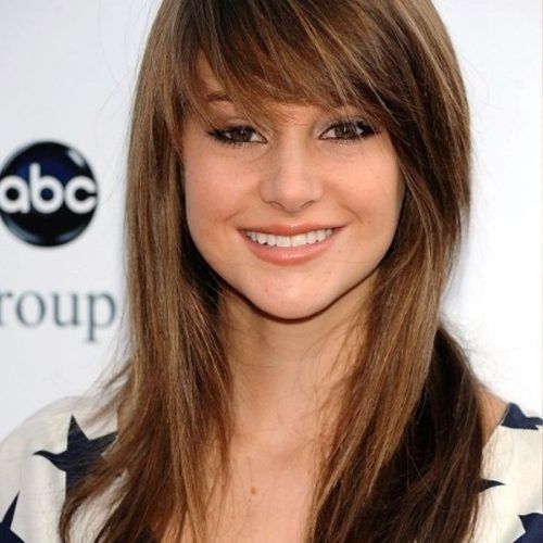 Blonde Lob Hairstyles With Sweeping Bangs (Photo 4 of 20)