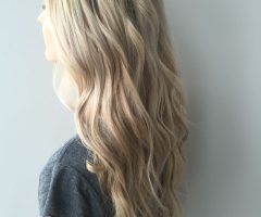 20 Photos Dirty Blonde Hairstyles with Subtle Highlights
