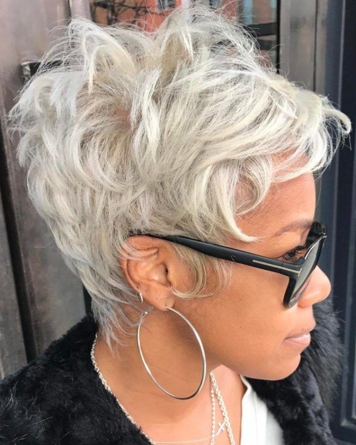 20 Photos African-american Messy Ashy Pixie Hairstyles