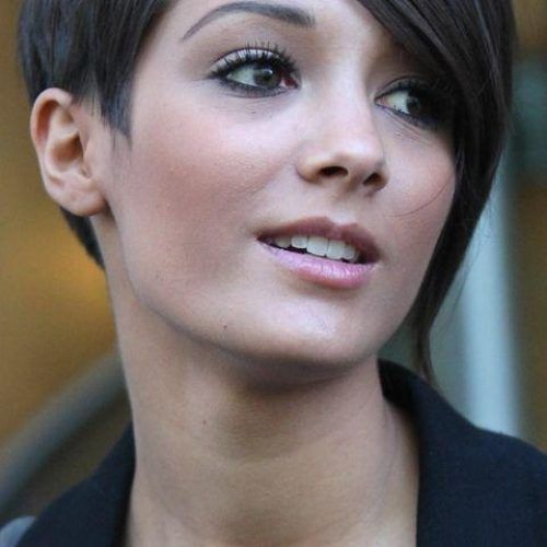Frankie Sandford Cute Feather Pixie Bob Hairstyles (Photo 14 of 15)