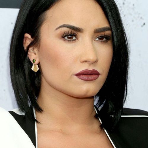 Demi Lovato Medium Hairstyles (Photo 3 of 20)