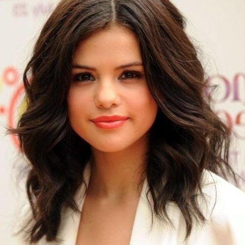Long Haircuts Styles For Round Faces (Photo 11 of 15)