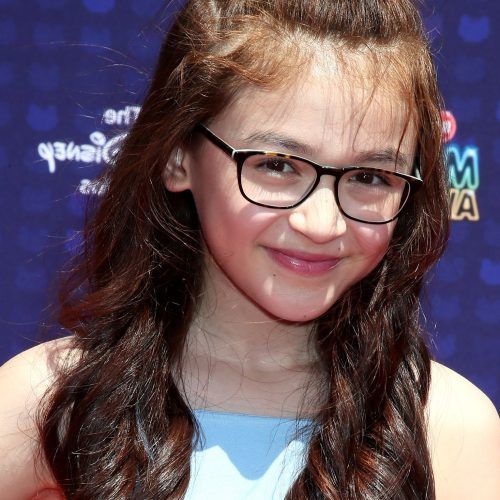 Medium Hairstyles For Girls With Glasses (Photo 12 of 20)