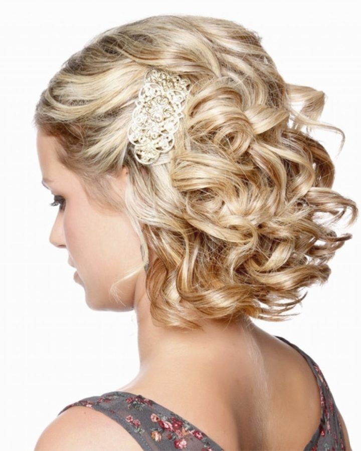 15 Photos Wedding Hairstyles for Shoulder Length Curly Hair