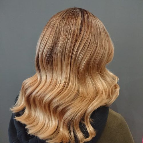 Casual Bright Waves Blonde Hairstyles With Bangs (Photo 16 of 20)