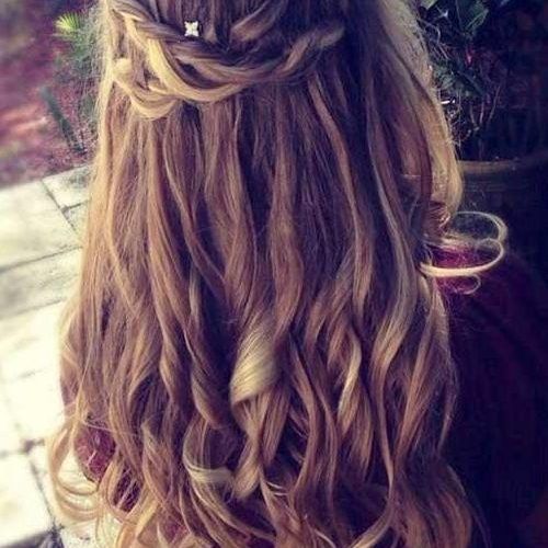 Curly Long Hairstyles For Prom (Photo 15 of 15)