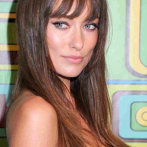 Medium Hairstyles With Bangs For Oval Faces (Photo 10 of 20)