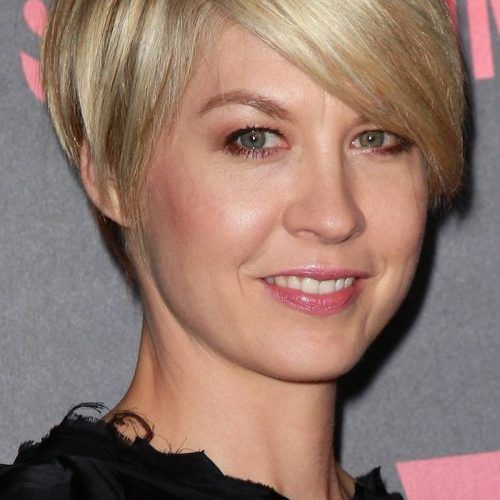 Side-Parted Blonde Balayage Pixie Hairstyles (Photo 14 of 20)