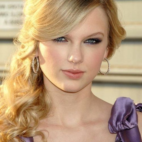 Taylor Swift Long Hairstyles (Photo 15 of 15)