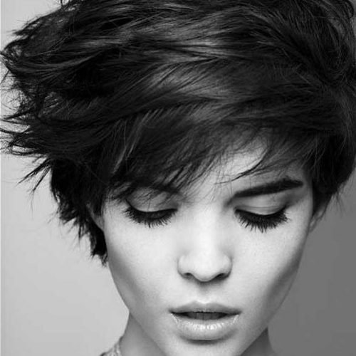 Short Hairstyles For Curvy Women (Photo 5 of 20)