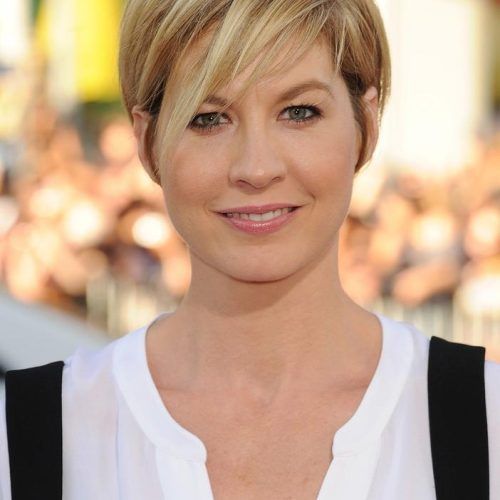 Short Bob Hairstyles For Old Women (Photo 14 of 15)