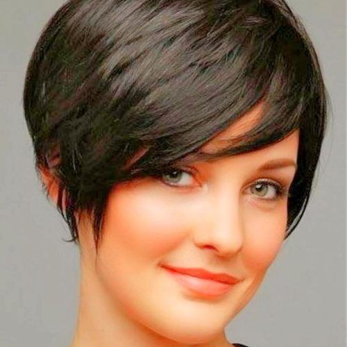 Pixie Hairstyles For Round Faces (Photo 5 of 20)