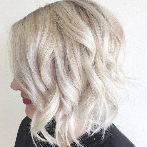 A-Line Blonde Wavy Lob Haircuts (Photo 5 of 20)
