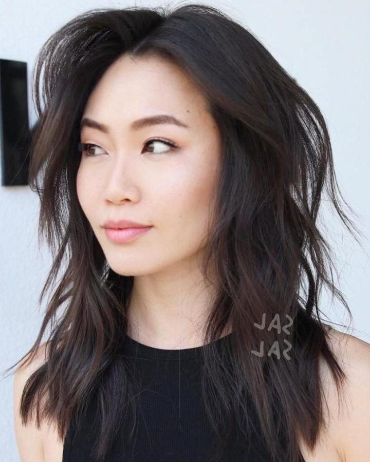 2024 Popular Asian Medium Hairstyles with Textured Waves
