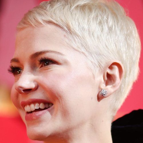 Michelle Williams Pixie Haircuts (Photo 20 of 20)