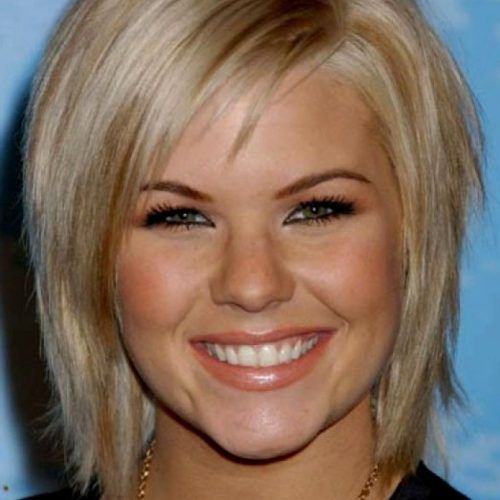 Medium Hairstyles For Round Faces Women (Photo 18 of 20)