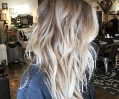 20 Photos Balayage Blonde Hairstyles with Layered Ends