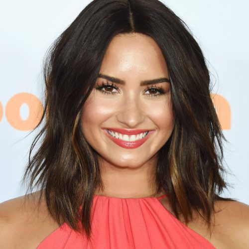 Demi Lovato Medium Hairstyles (Photo 4 of 20)