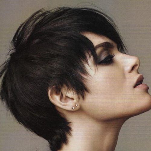 Edgy Short Haircuts For Round Faces (Photo 10 of 20)